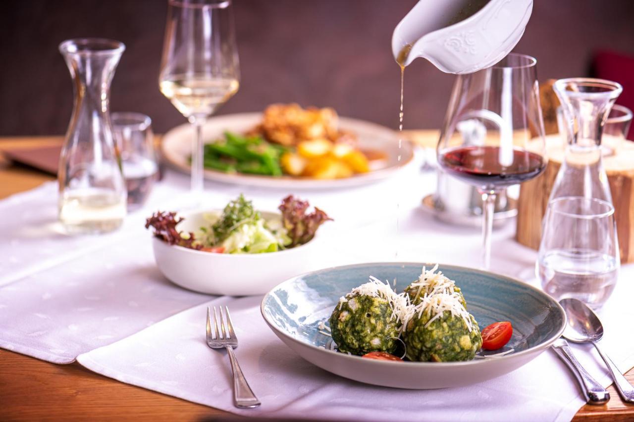 Pension Restaurant Dorfalm 莱奥冈 外观 照片