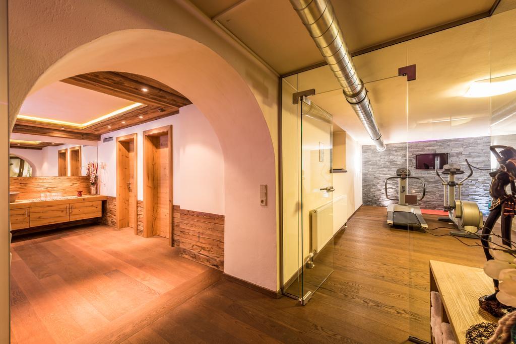 Pension Restaurant Dorfalm 莱奥冈 外观 照片