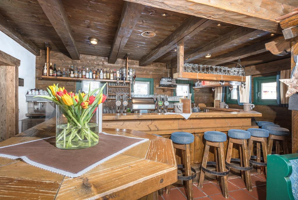 Pension Restaurant Dorfalm 莱奥冈 外观 照片